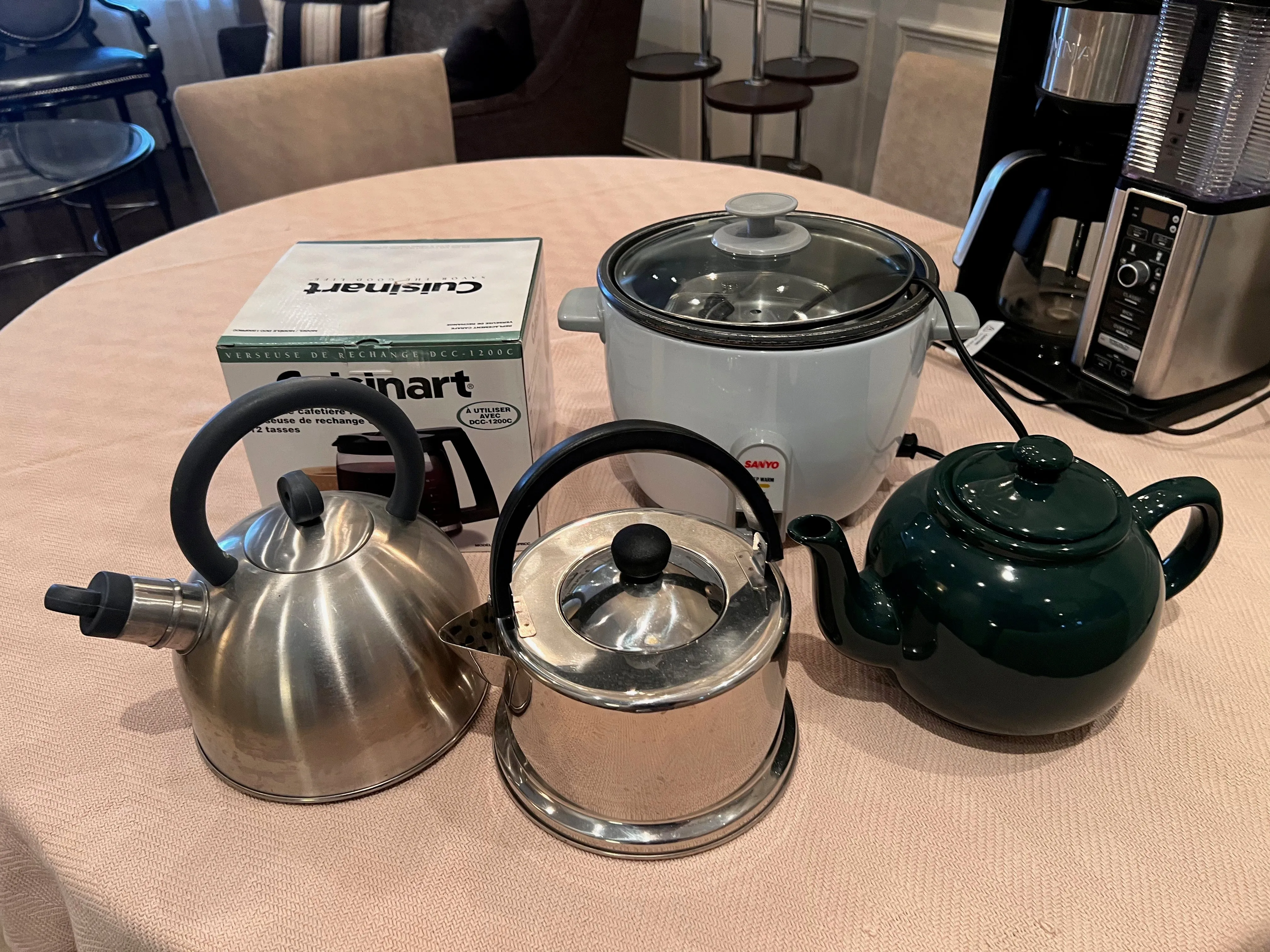 3 Kettles, BRAND NEW Coffee Carafe   Rice Cooker LOT