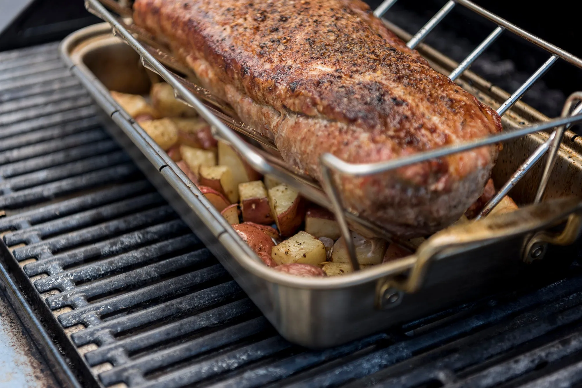 BBQ Grill  Deep Dish & Cutting Board