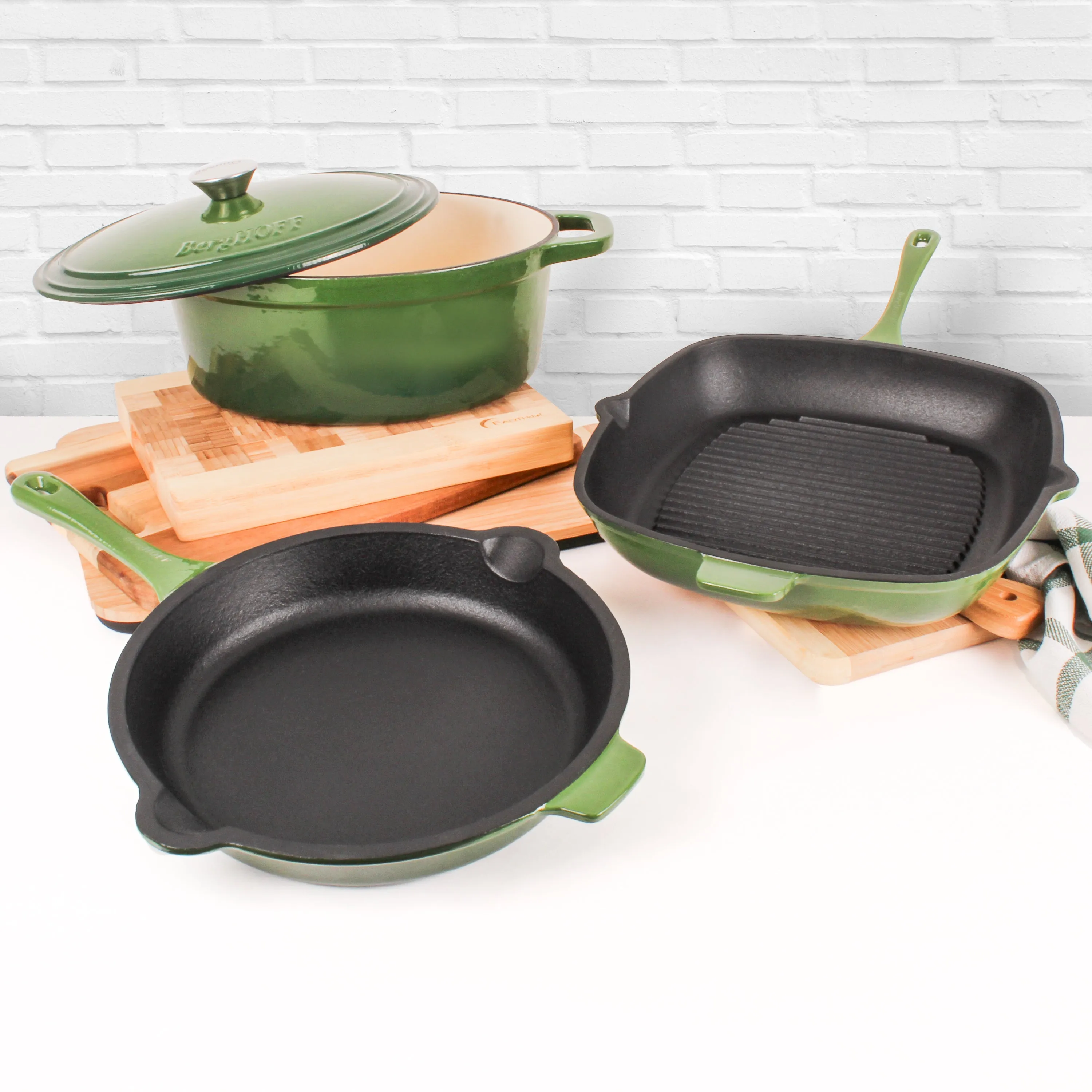 BergHOFF Neo 4pc Cast Iron Cookware Set, Grill Pan, Fry Pan & Oval Dutch Oven, Green