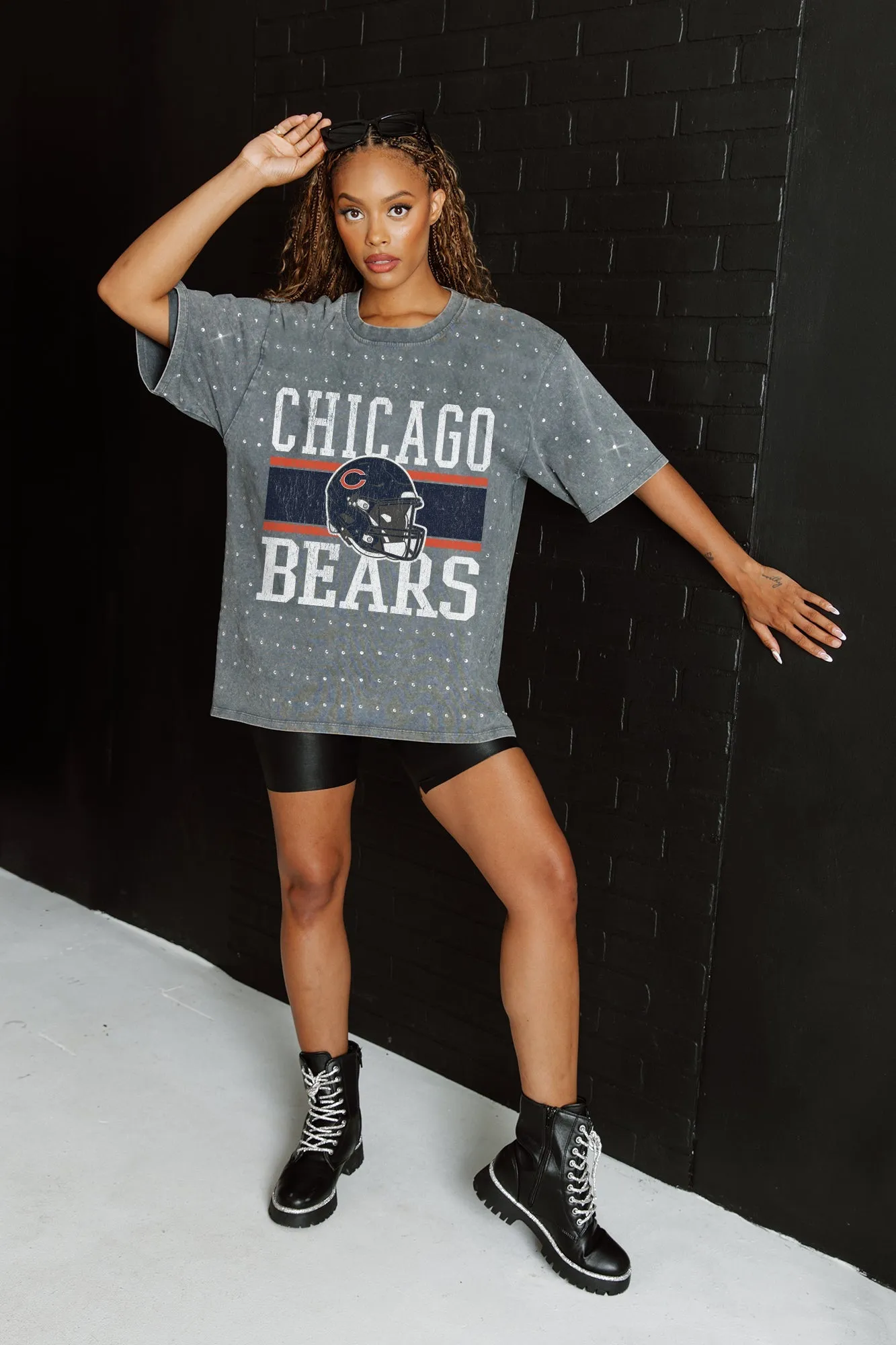 CHICAGO BEARS ON THE BALL MINI RHINESTONE SHORT SLEEVE CLASSIC TEE