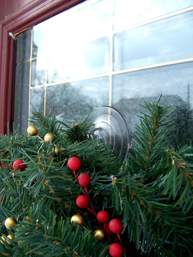 Giant Suction Cup Wreath Holder